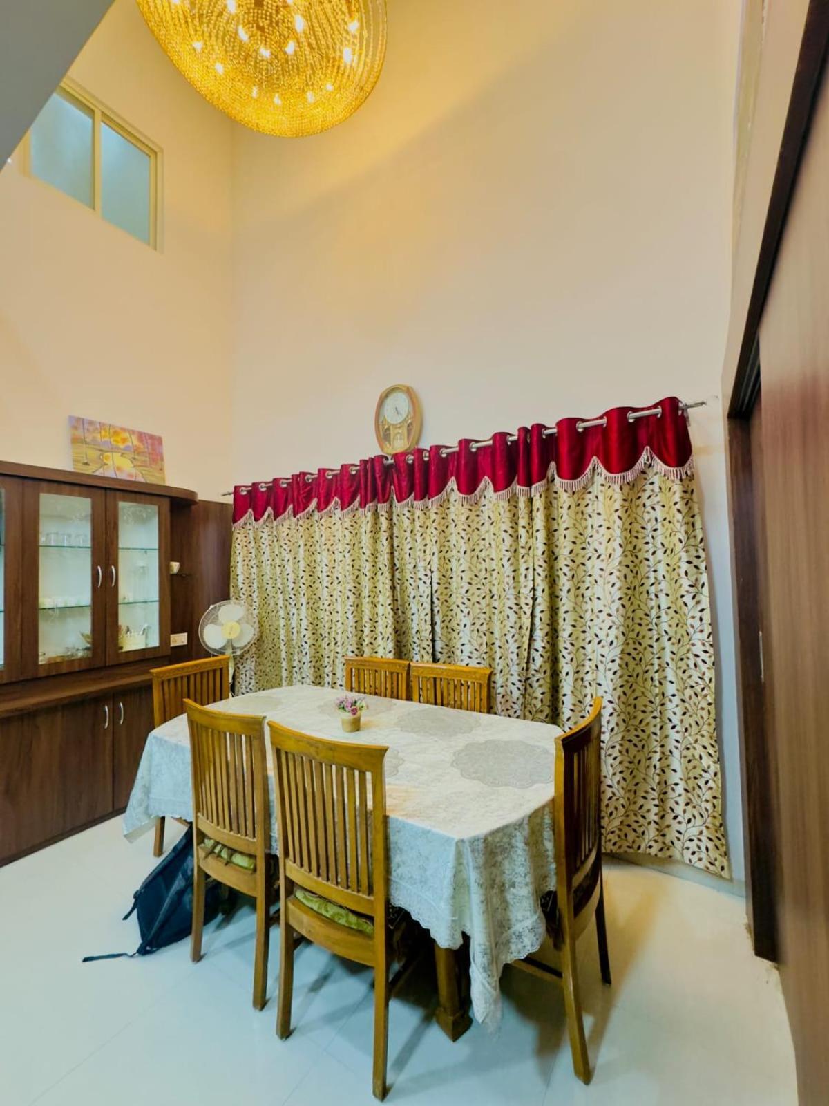 Gulmohar Villa インドール エクステリア 写真